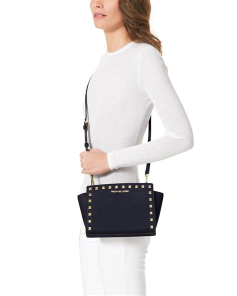 michael kors selma messenger medium measurement|Michael Kors selma medium crossbody.